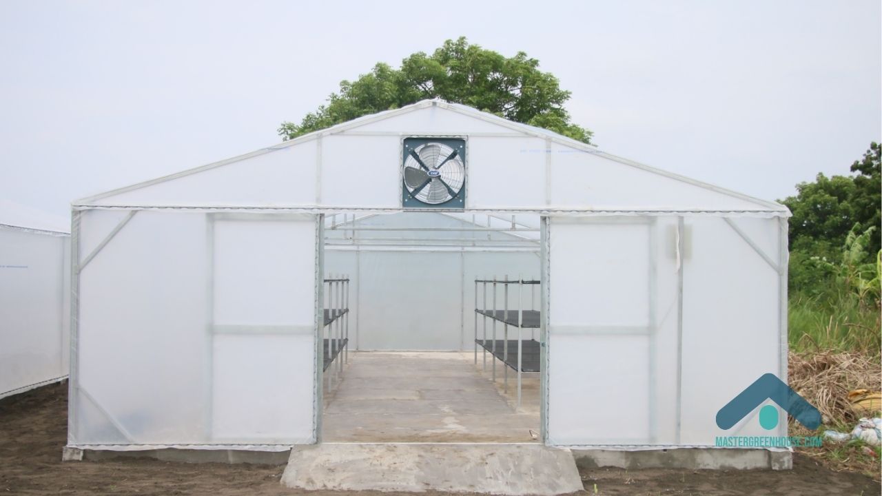 Desain struktur berbagai jenis greenhouse komersial dengan rangka hollow galvanis untuk hidroponik dan pembibitan